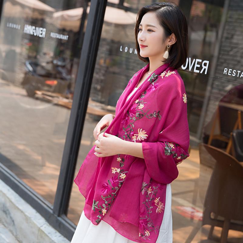 Jarní/Léto nový dámský hedvábný šátek 90 * 180 cm Simulovaný čtvercový šátek z hedvábného kepru Módní velký čtvercový šátek s potiskem Profesionální šátek