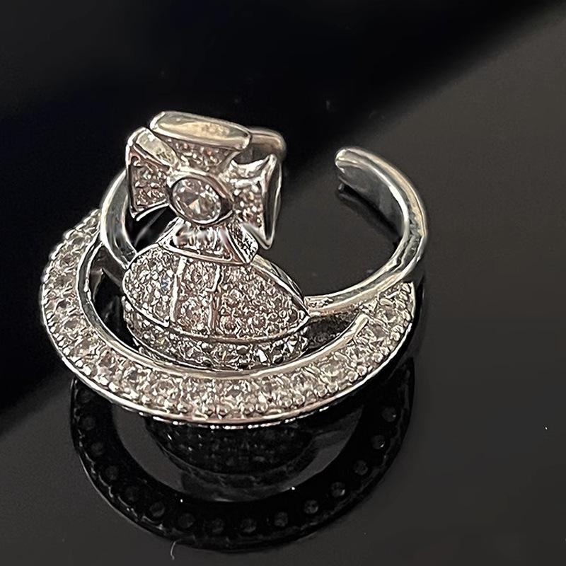 Pierścionek Punkowy z Rhinestone'ami Saturna: Fajny, Trójwymiarowy, Modny Damski Styl Niszowy