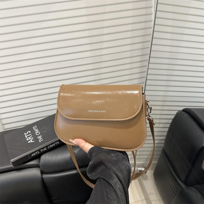 Trend High-end Sense Versatile Saddle Women's Bag Spring Fashion Shoulder Messenger Bag Simple Women's Bag