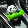 Panda Auto-Schmuck 3D Simuliert Niedliche Pandas Essen Bambus Kunststoff Sturzschutz Dekoration Auto Armaturenbrett Schreibtisch DIY Schmuck