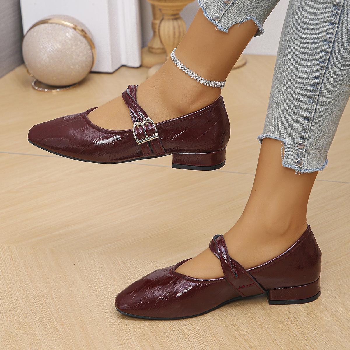 

New low-heeled single shoes women s shallow mouth square head autumn professional single shoes 35 бордовий