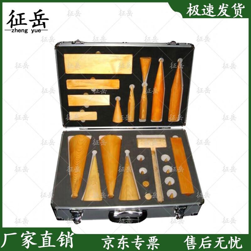 Набор деревянных пробок для затыкания течей в судне