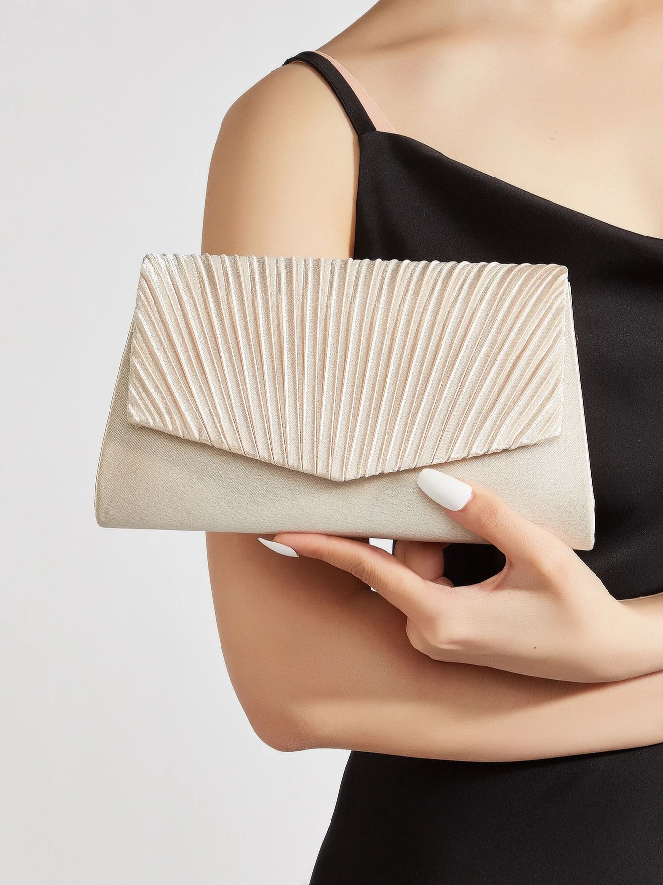 

Elegant and simple pleated Korean clutch and chain bag with metal chain and hidden card pocket women s party banquet evening bag