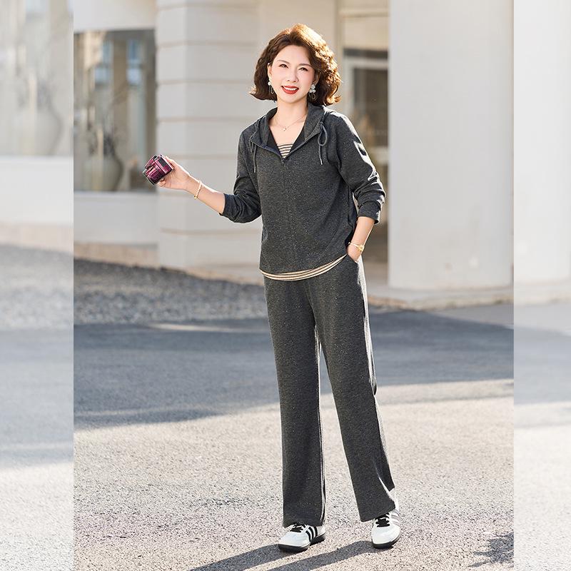 

Stylish Spring Casual Suit: Solid Color Hooded Top & Two-Piece Set for Middle-Aged Women 2XL (for 105-120 lbs)