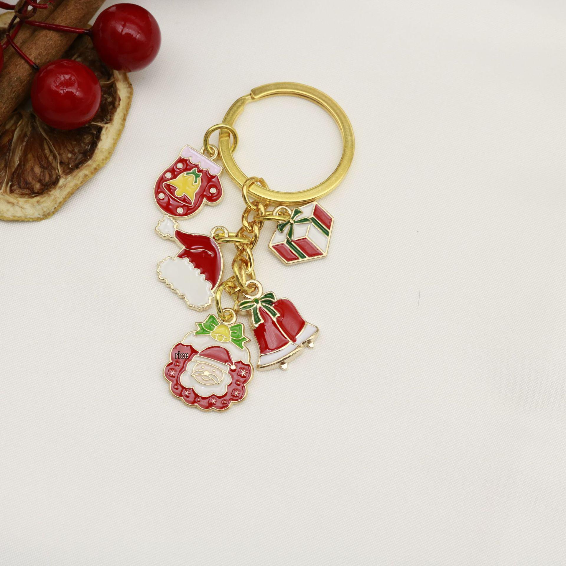 Gingerbread Man & Snowflake Christmas Keychain with Bell & Wreath Charms золотой