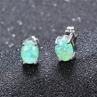 Schattige Ovale Geslepen Groene Steen Zilverkleurige Sieraden Vrouwen Mode Stud Oorbellen