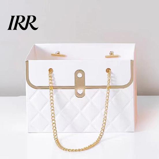 Handtaschenförmige Geschenkbox Blumenpapier mit Metallkette Blumenstrauß Aufbewahrungseimer Kleiner Floristen-Korb Handgefertigte Verpackung für Hochzeitsfeier Valentinstag