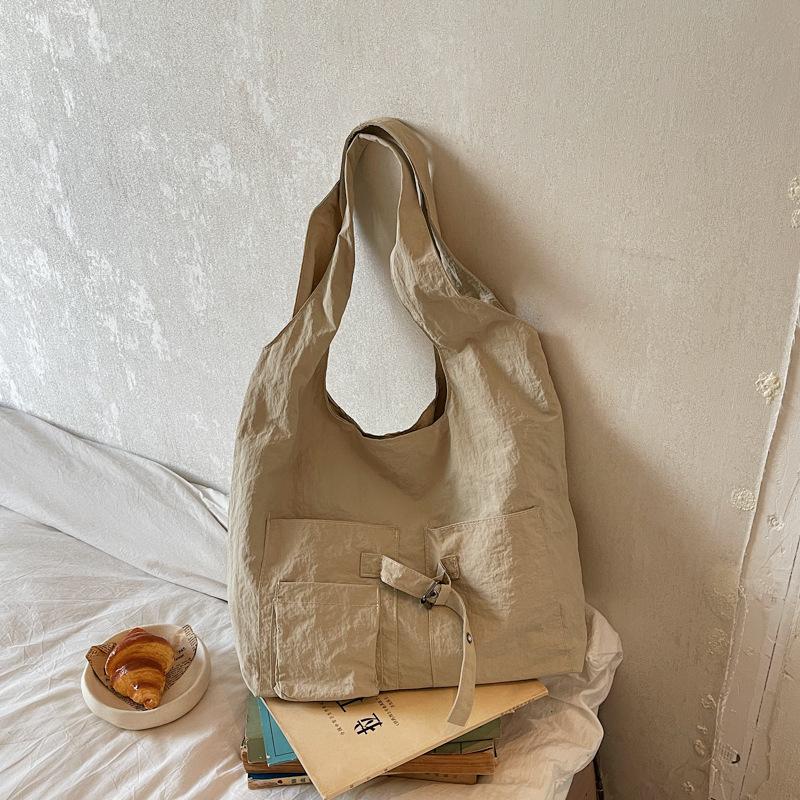 Tote Bag - Stylish and Versatile Single Shoulder Bag for Daily Commuting and Cross-body Carrying.