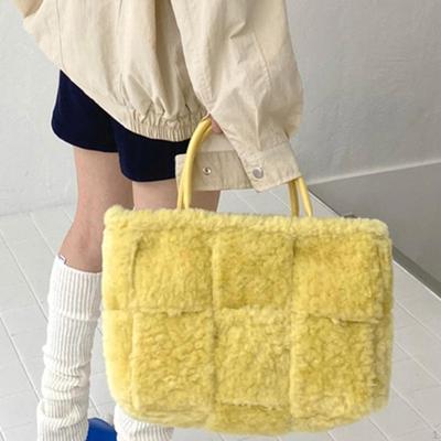 Γυναικείες τσάντες – Τσάντες με κοντά χερούλια