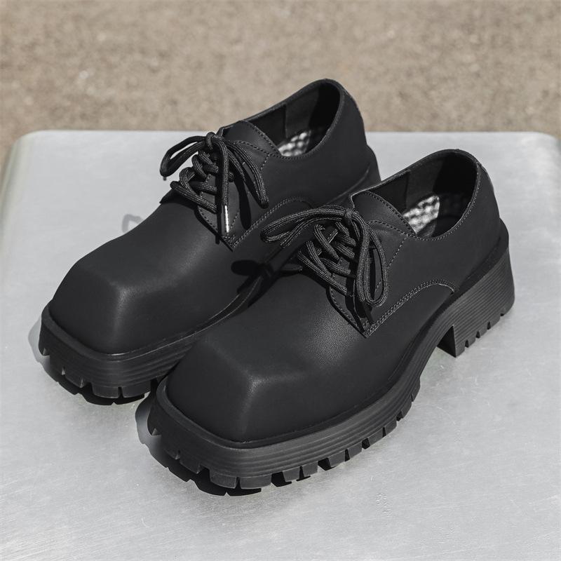 

Большие и маленькие кожаные туфли для мужчин того же 2024 года, новые туфли в ретро-британском стиле с толстым каблуком и толстой подошвой, увеличивающие квадратный нос 58865-J 44 чёрный