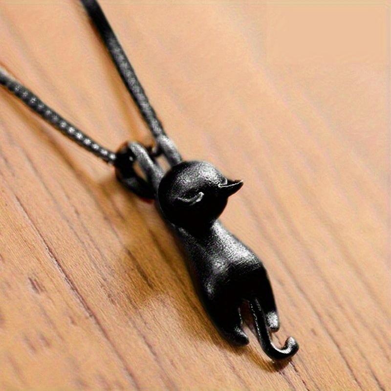 Cute Cat Necklace for Women In Black, Animal Pendant for Girls, Neck Accessories for Daily Wear, Party Fashion Jewelry, and Fancy Gifts.
