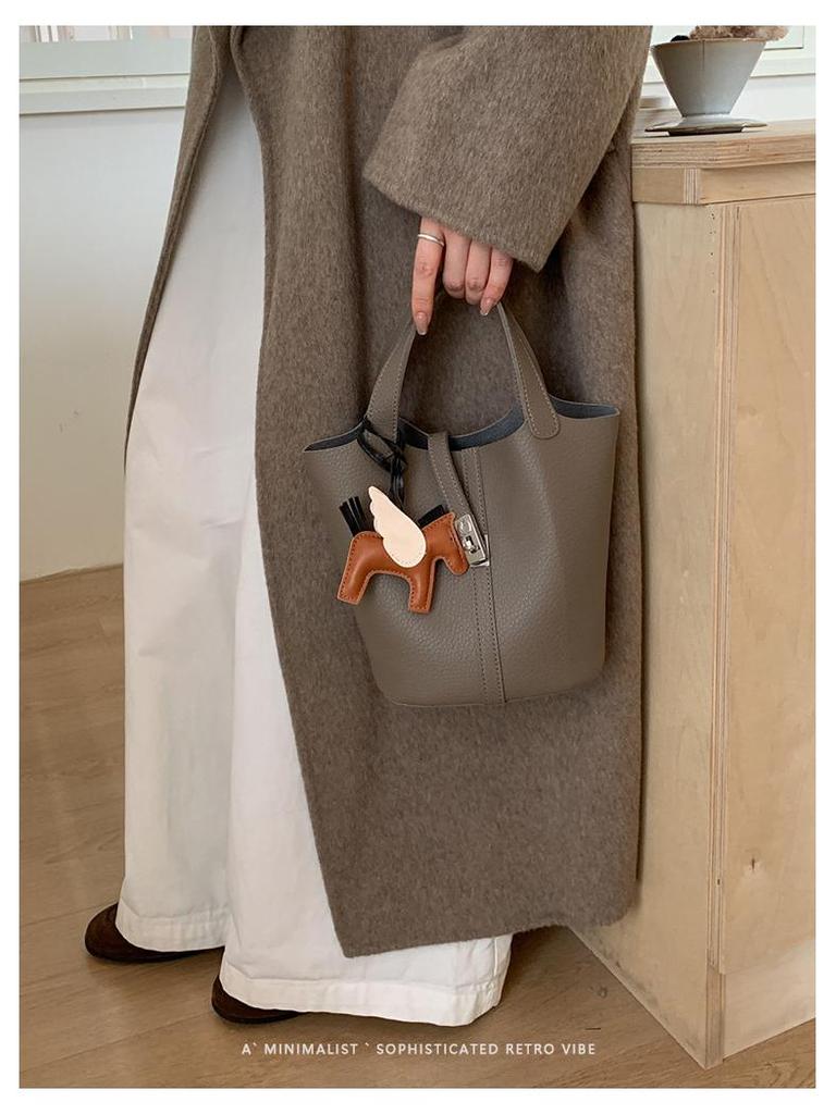 2025 Trendy Korean Niche Women's Crossbody Bucket Handbag for Autumn/Winter
