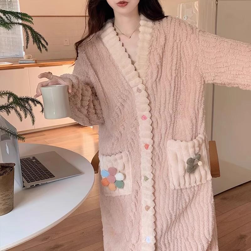 Set Pijama Coral Fleece de Toamnă/Iarnă pentru Femei - Halat de Baie Lung de Catifea și Cămașă de Noapte