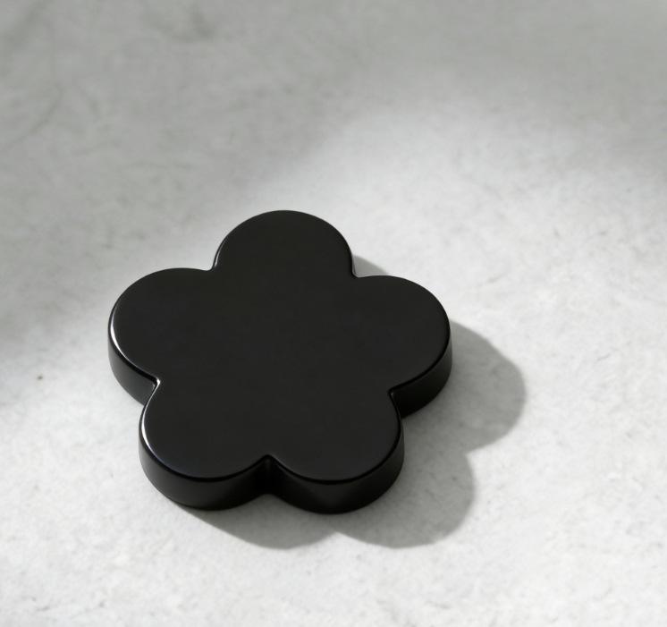 Элегантный браслет с цветком из пяти лепестков для женщин - европейский и американский стиль