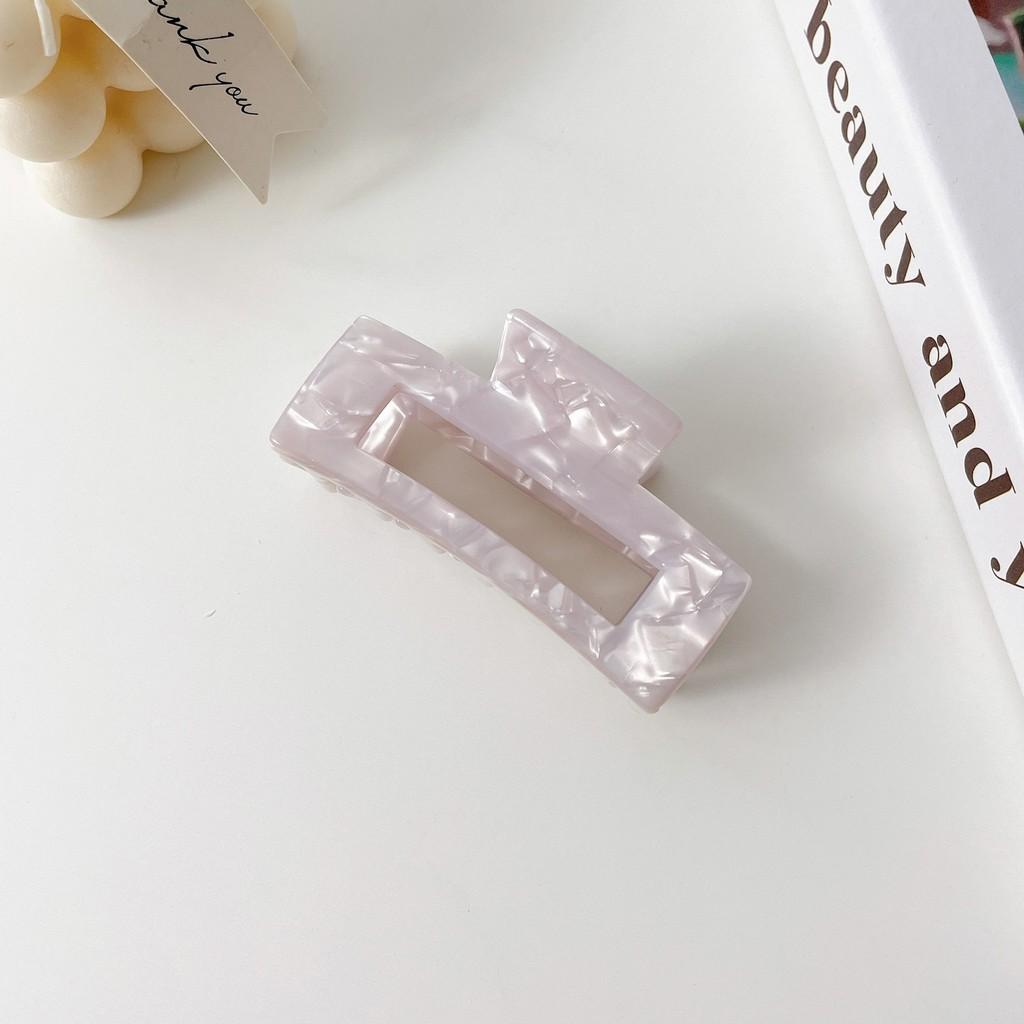 Stylish Large Shark Claw Hair Clip For Women Made From High-quality Acetate Material