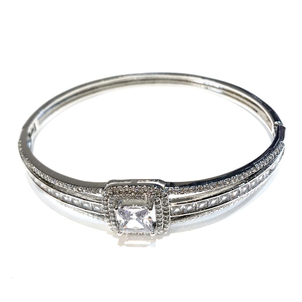 Electric Micro Inlaid Zircon Bracelet for Women, Fashionable and High-end, Hollowed Out Sugar Bracelet