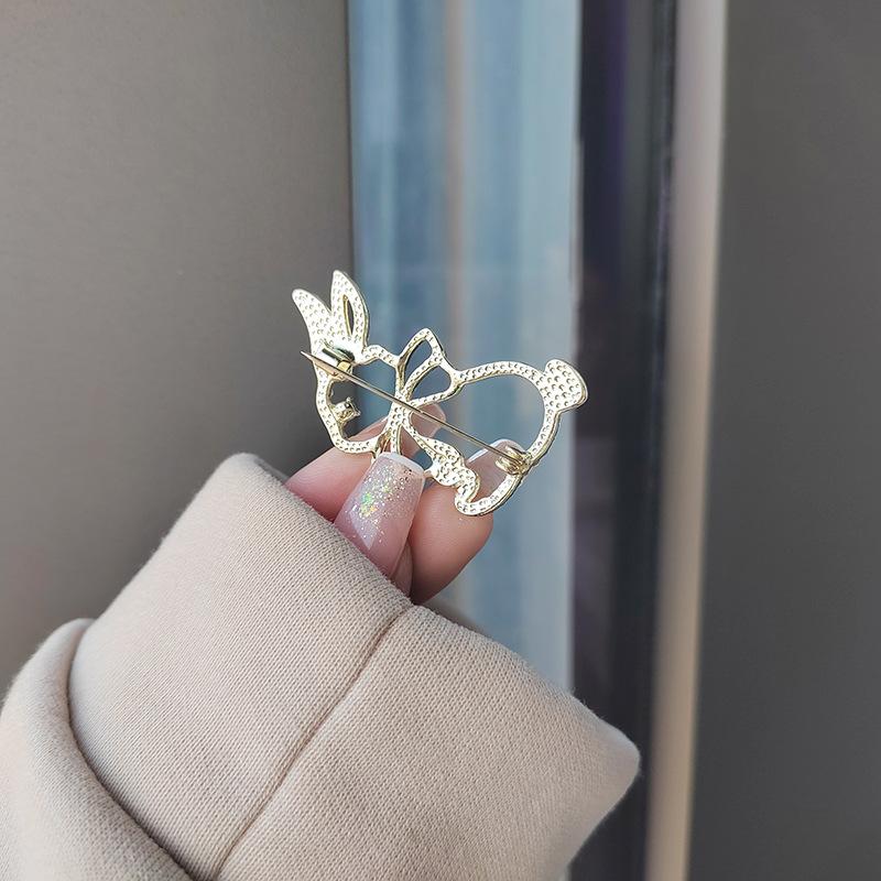 Neue Mode Schöne Kaninchen Broschen Für Frauen Aushöhlen Design Strass Brosche Pins Tier Schmuck Party Hochzeit Geschenke