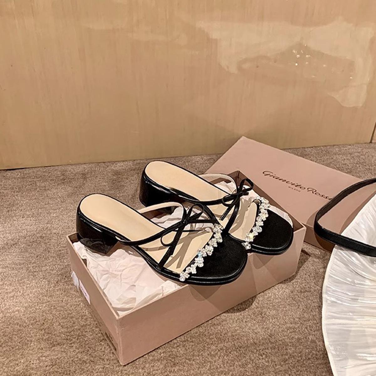 

Yuanlitong crystal butterfly drag~ rhinestone word with thick heel slippers women s sandals dinner wear summer sandals women s models 40 чёрный