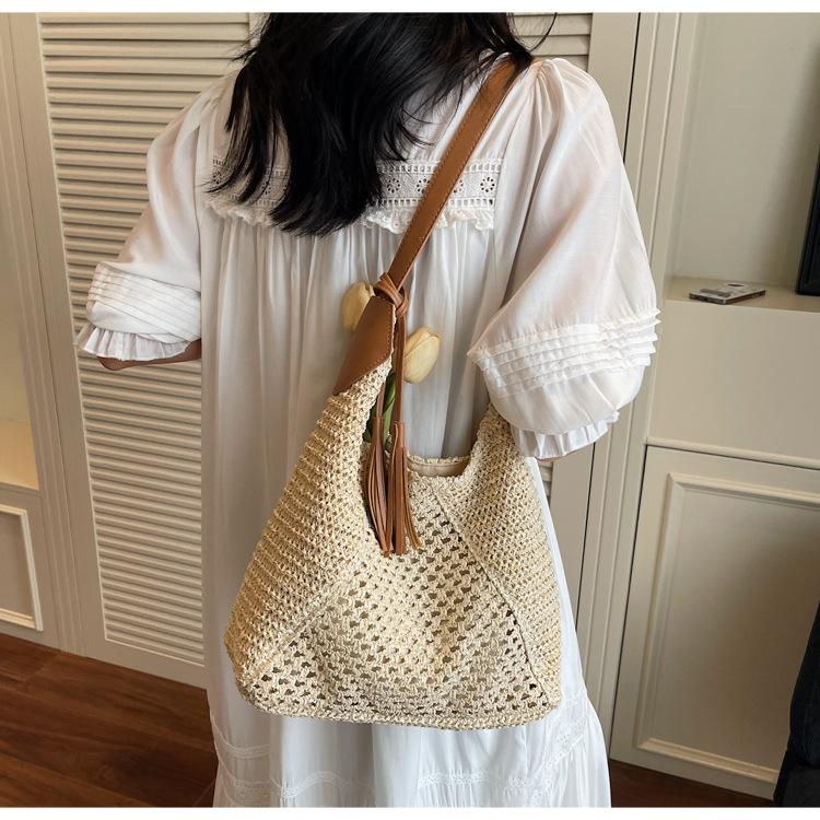 New Woven Bag Fashion Hollow Casual Straw Bag Beach Bag Shoulder Women Bag Perfect for Everyday Use, Travel & Beach Outings