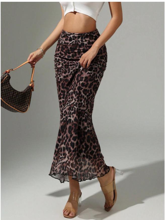 2025 Spring/Summer Leopard Print High-Waisted Slimming Skirt - New American Sexy Style