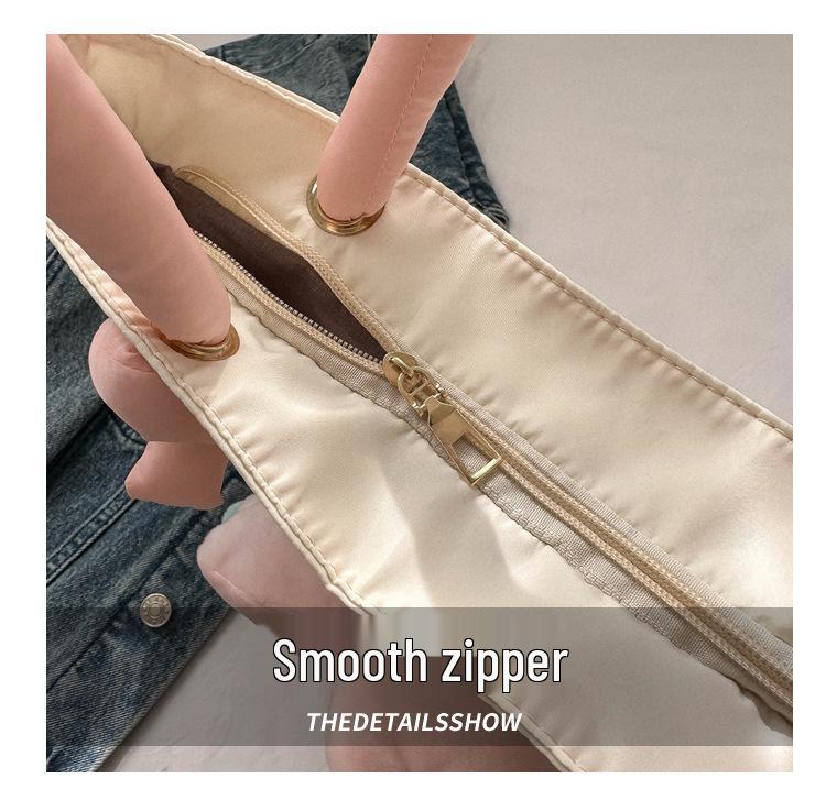 Chic Large-Capacity Handbag 2024 Spring/Summer Star Tote Trend