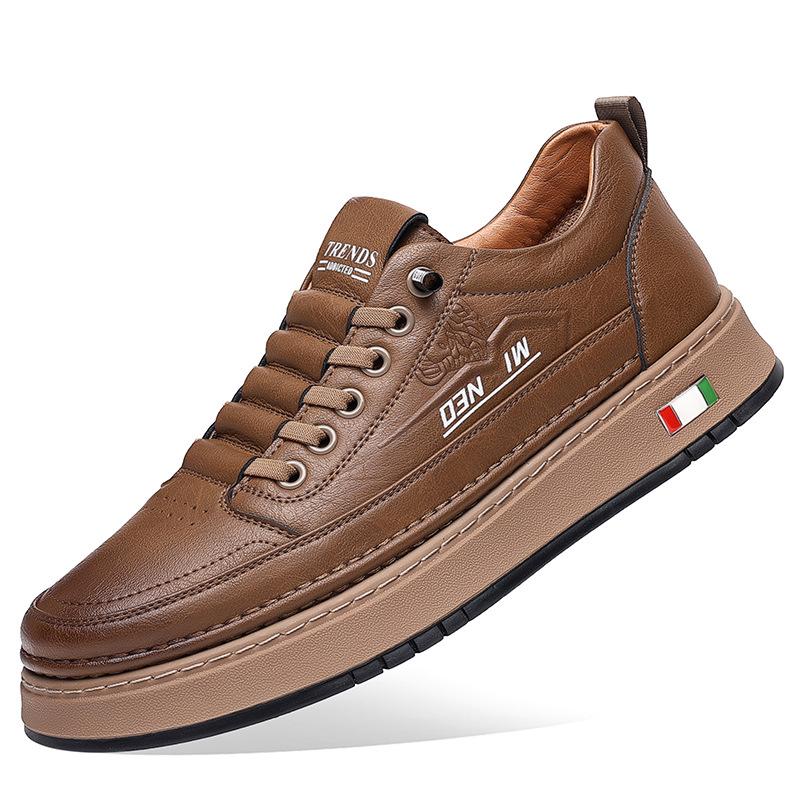 Soft Leather Slip-On Men's Casual Shoes: Trendy Spring/Autumn Design with Comfortable Sole