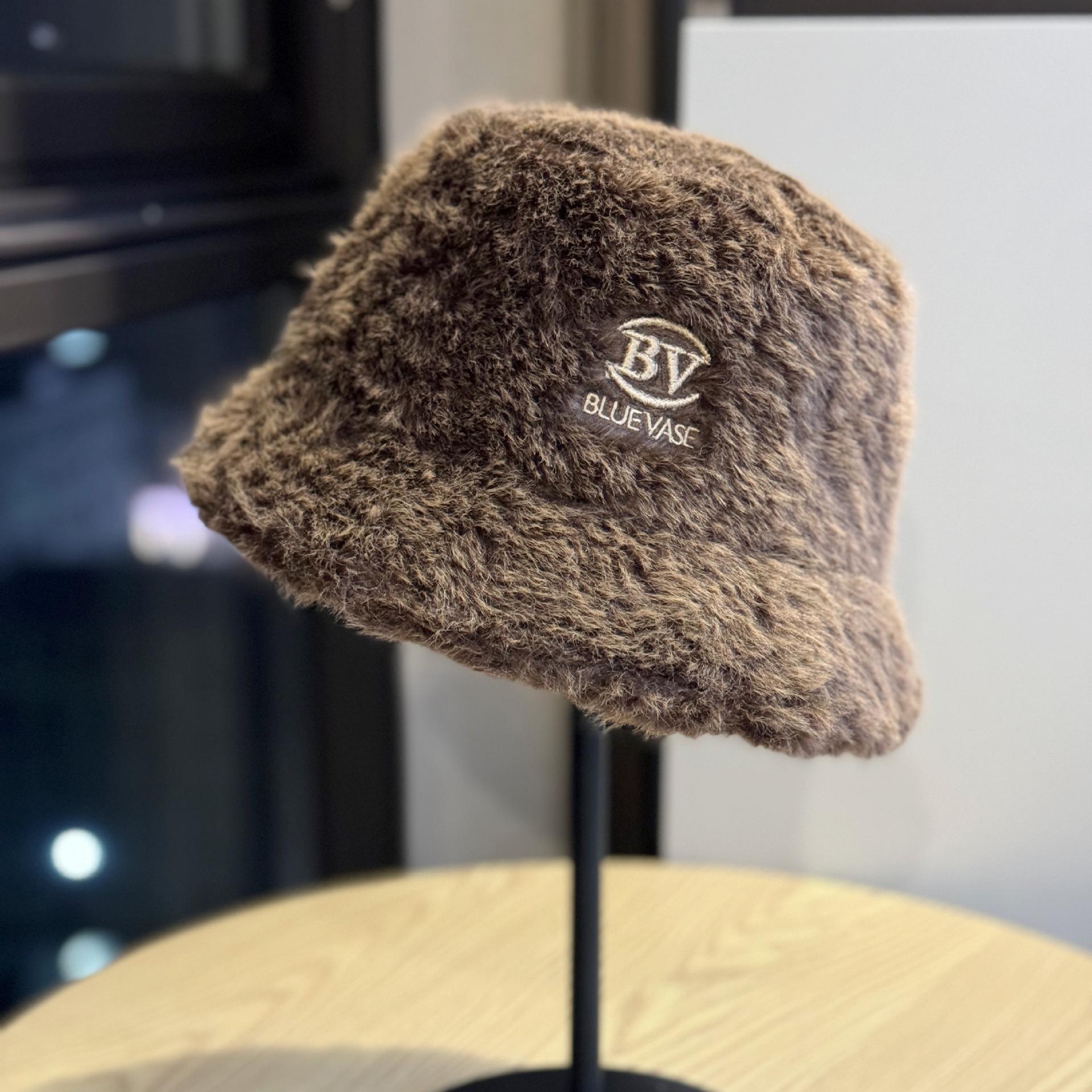 

Новая модная плюшевая шляпа-рыбак женская осенне-зимняя корейская версия универсальная, подчеркивающая лицо, теплая шляпа-ведро, белая шляпа Adjustable