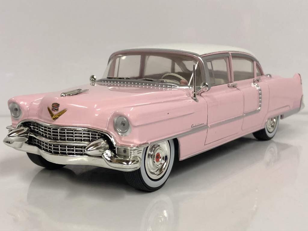 GREENLIGHT Elvis Presley 1955 Cadillac Fleetwood Series #84092 124 (1935-77) - 60"Pink Cadillac"