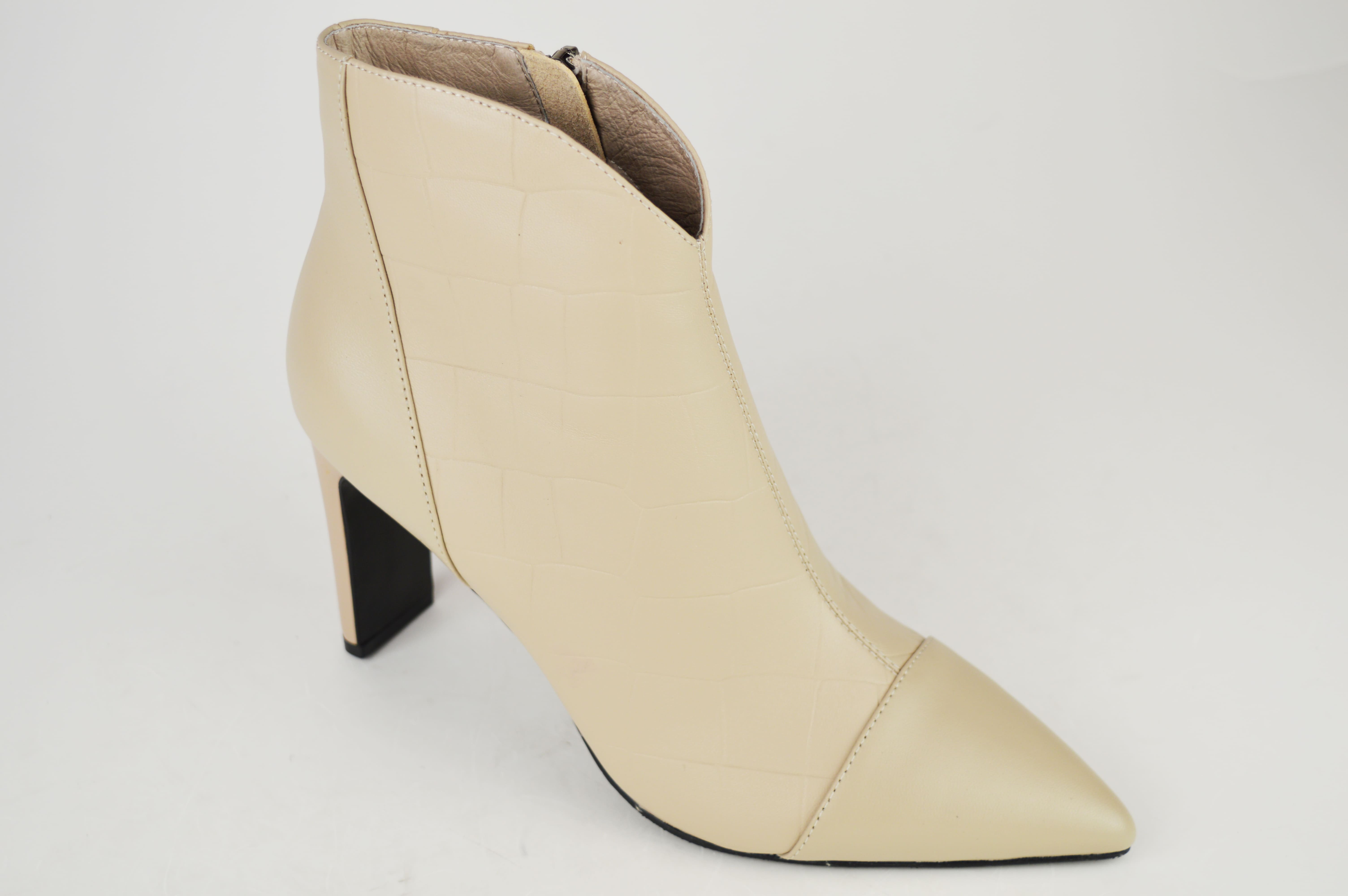 

Ботильйони з відсрим шкарпеткою Berkonty 8764 35 Бежева шкіра 39 бежевий