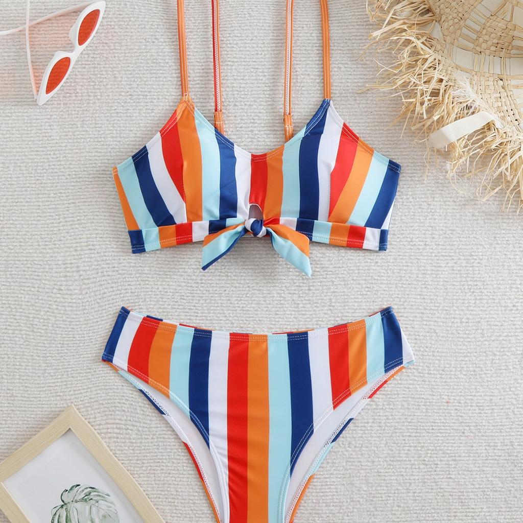 Neuer europäischer und amerikanischer Badeanzug sexy eng gestreift hoher elastischer Schultergurt Damen zweiteiliges Badeanzug-Set