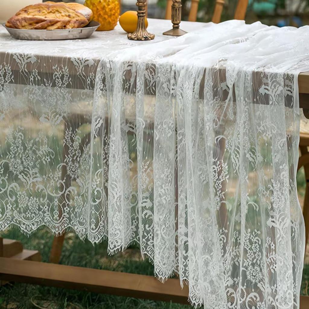 Elegante Mantel Rectangular de Encaje Francés Blanco para Comidas Festivas y Fotografía