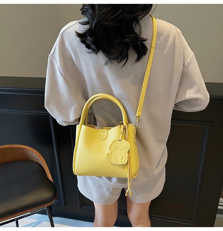 

Premium hand carry small square bag 2025 spring and summer new fashion simple versatile shoulder bag trend casual oblique span bag