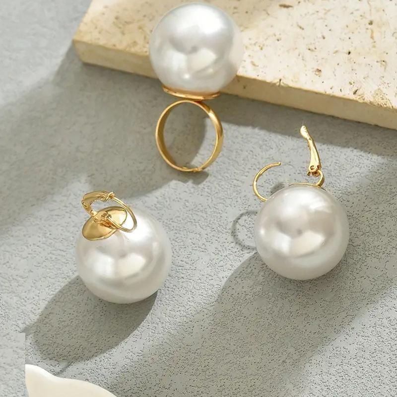 

Круглые серьги Серьги Кольцо Набор Французская классика Простые Премиальные серьги Персонализированный Тренд Универсальные белый