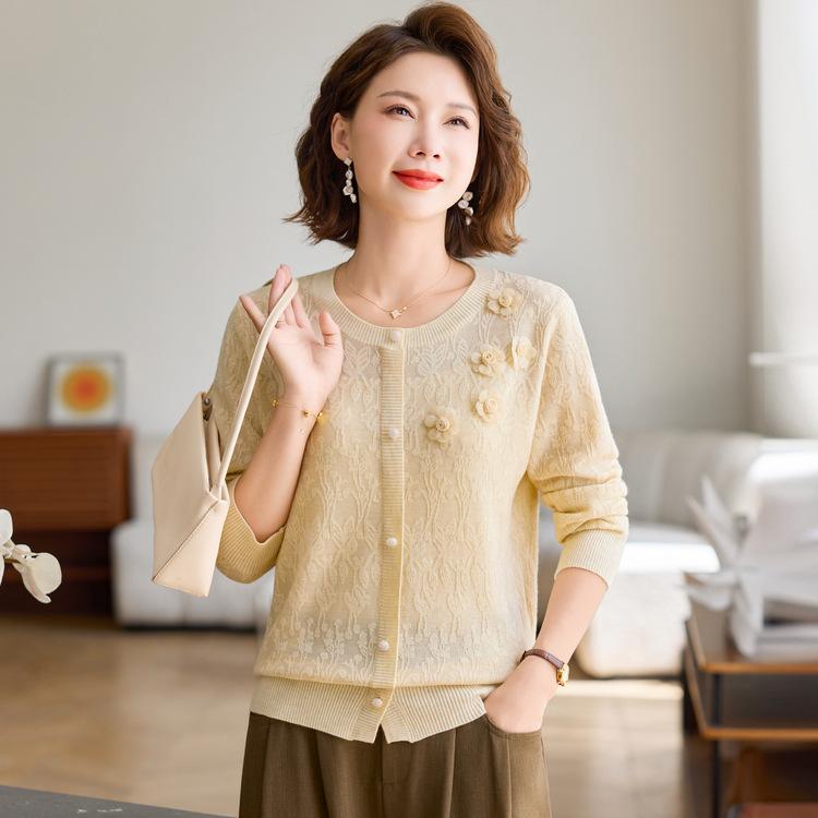 Mom Early Autumn New Knit Cardigan Round Neck Sweater Middle-aged and Elderly Temperament Joker Bottoming Shirt Long Sleeve Shirt.