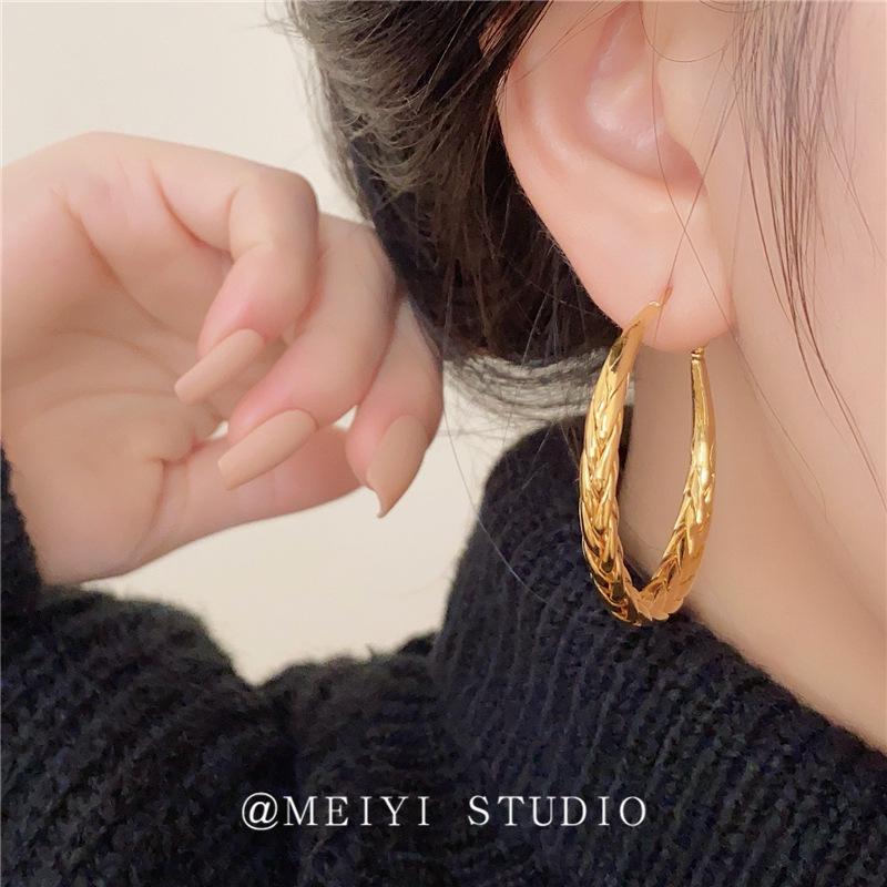 French Retro Metal Ear Cuffs: Elegant Woven Texture, High-End European & American Style