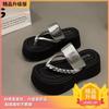 2025 new fashion thick-soled slippers women's summer wear high-end niche lightweight height-increasing casual cool slippers