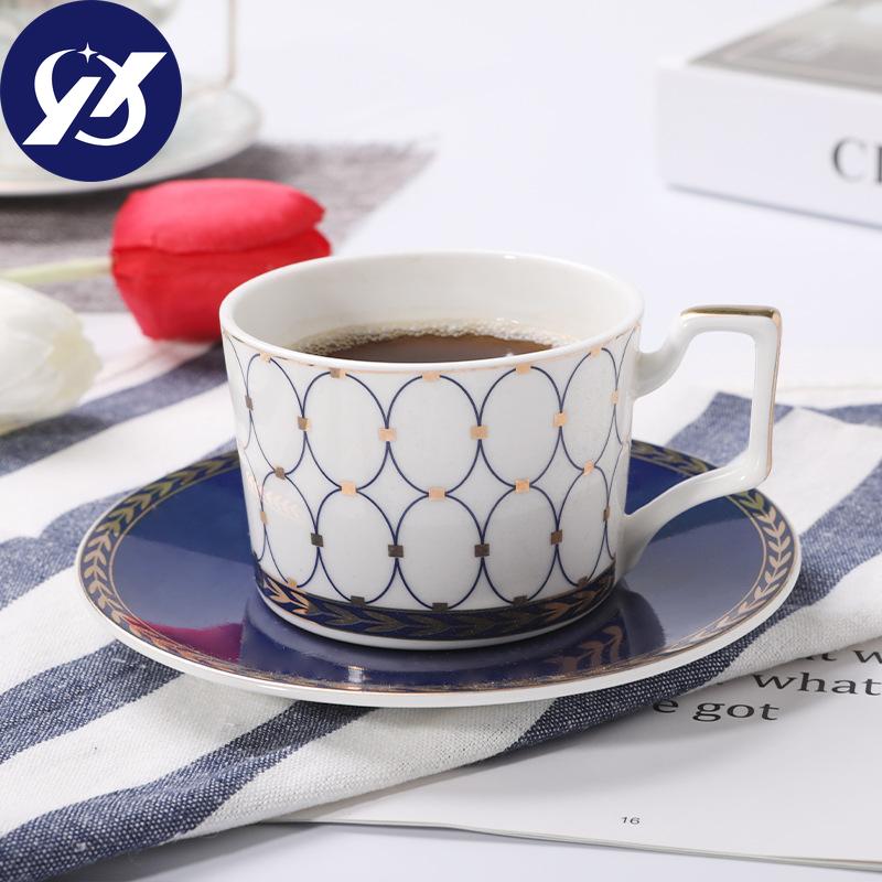 1 sada Luxusní sada šálků a podšálků na kávu, Keramický šálek na čaj 250 ml