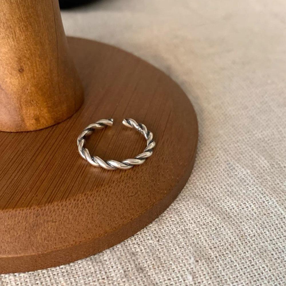 

Открытое кольцо Vintage Chic: Уникальные женские ретро-украшения