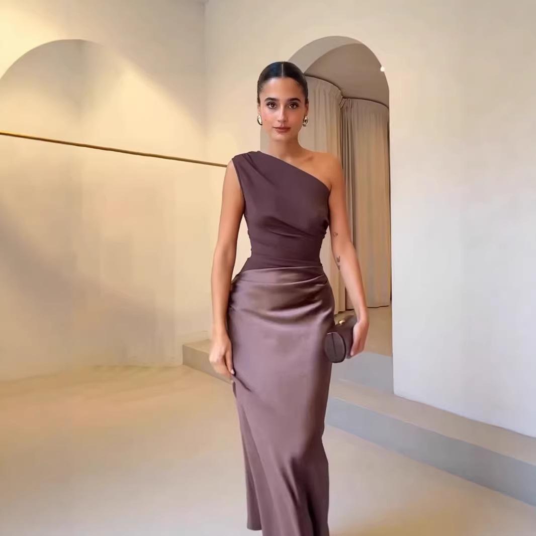 

European and American new solid color diagonal neck sleeveless backless hip-wrapped elegant dress S
