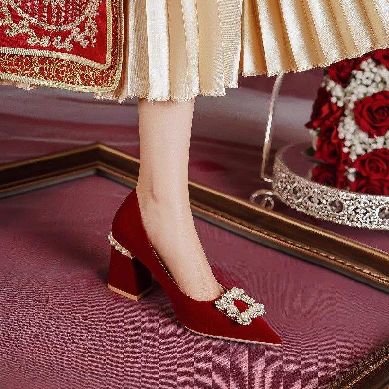 Red Wedding Shoes Thick Heels Are Not Tired. Pregnant Women Can Wear Chinese Xiuhe Clothes and Two Wedding Shoes.