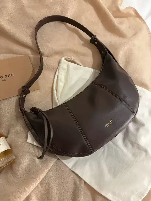 

Nanfeng versatile, cartoon girl tote bag women 2025 new summer super fire commuter portable shoulder bag ебеновий