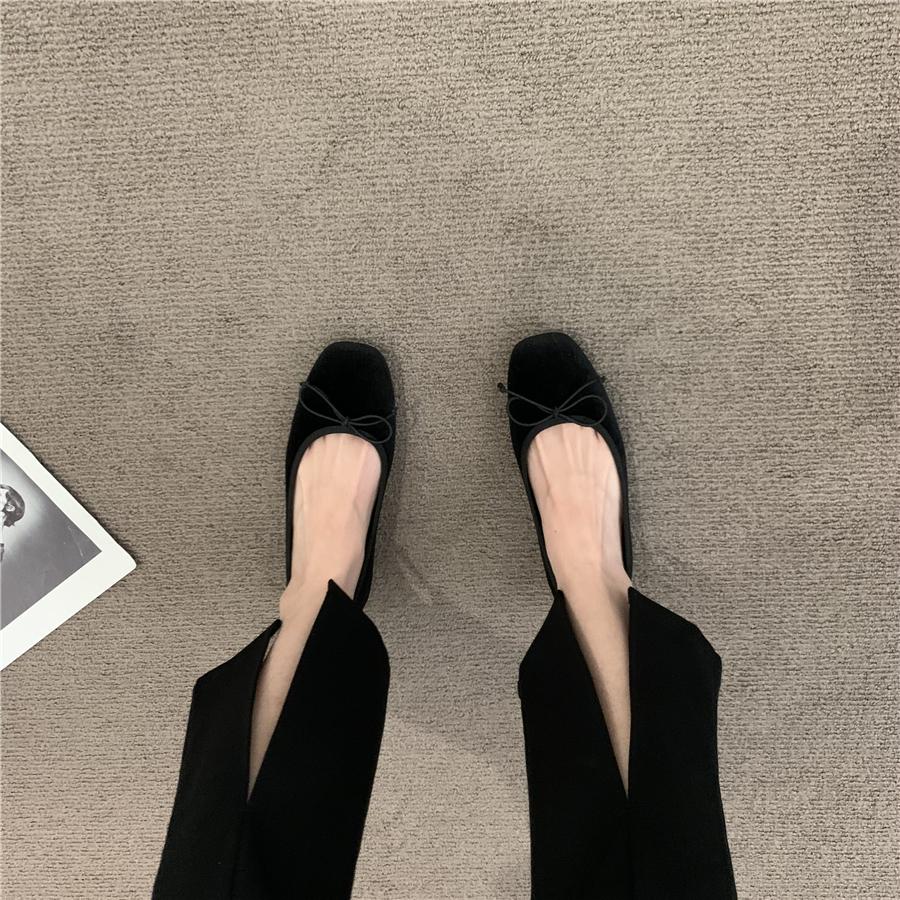 Fashion Flat Shoes Women's Spring and Autumn Bow Shallow Mouth Retro Black Velvet Plus Size Women's Shoes 42 43 44 Ladies Loafers Women