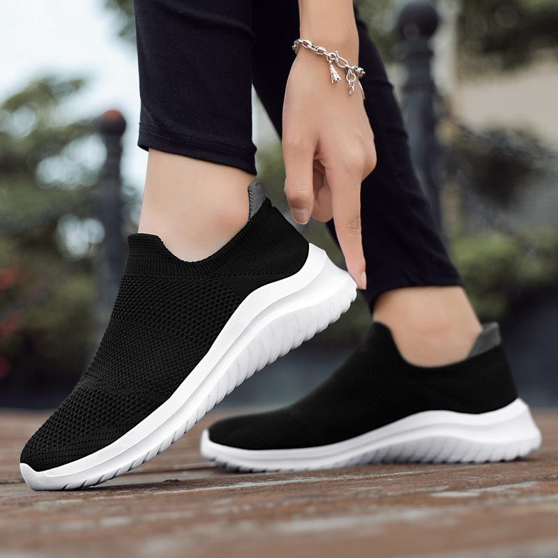 Men's Breathable Lazy Shoes Fashionable Versatile Couple Models Lightweight Sports Shoes Platform Shock Socks Shoes Casual Men's Shoes