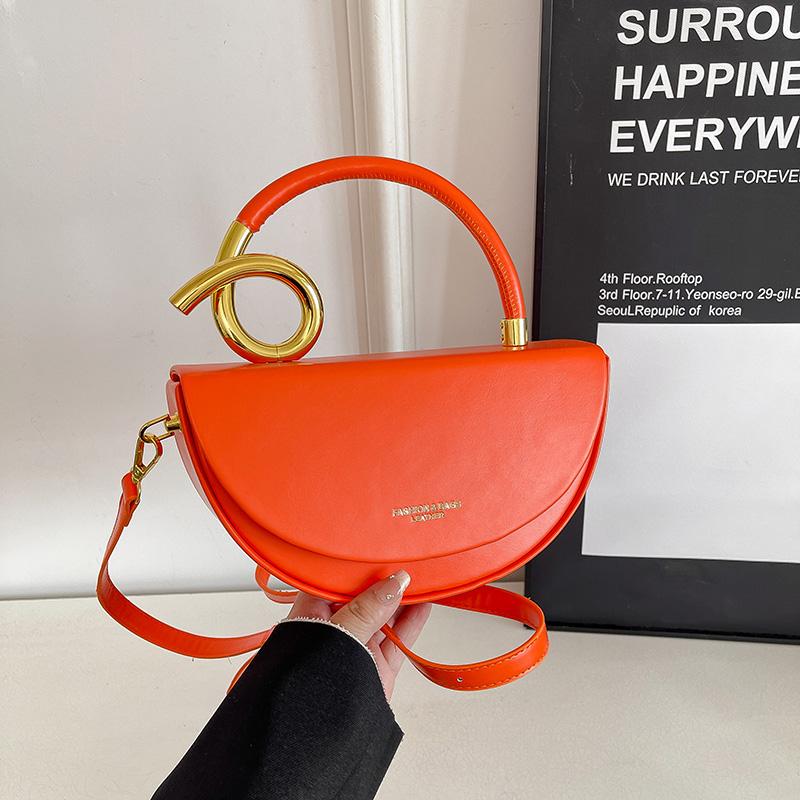 

European American Retro Shoulder Bag Fashion Design Crossbody Bag Elegant Light Luxury Handbag Solid Color Versatile Casual Bags 25x7x13cm
