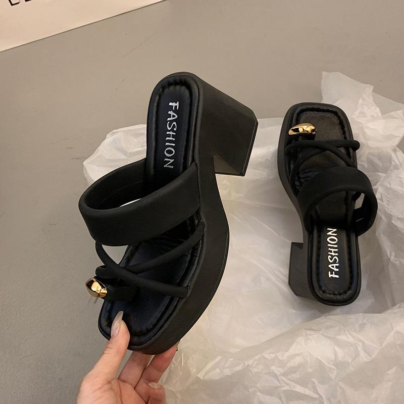 Pantoufles cool à talons hauts grande taille été 2025 nouvelle mode ensemble orteils semelle épaisse antidérapantes décontractées tongs à talons hauts tendance