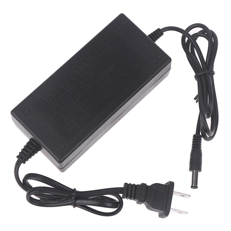 Lityum İyon İçin Şarj Cihazı 21V 2A Adaptör Yuvarlak Delik Evrensel Elektrikli Somun Sıkma Makinesi Açılı Taşlama Elektrikli Testere Lityum Pil Şarj Cihazı