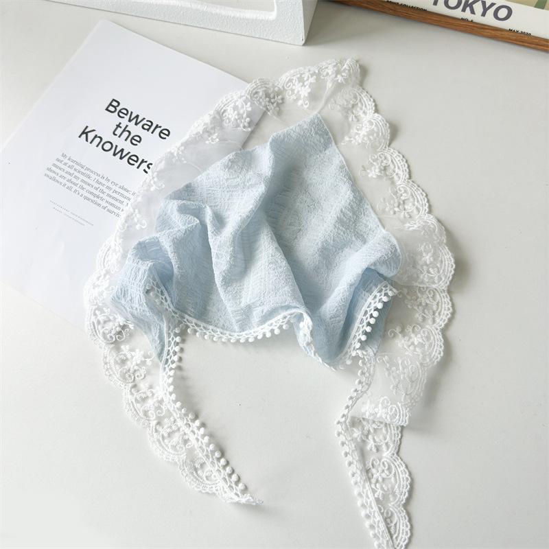 Country-style White Lace Triangular Scarf Headband Headwrap Headpiece for Covering The Head, Fashionable Silk Scarf Accessory