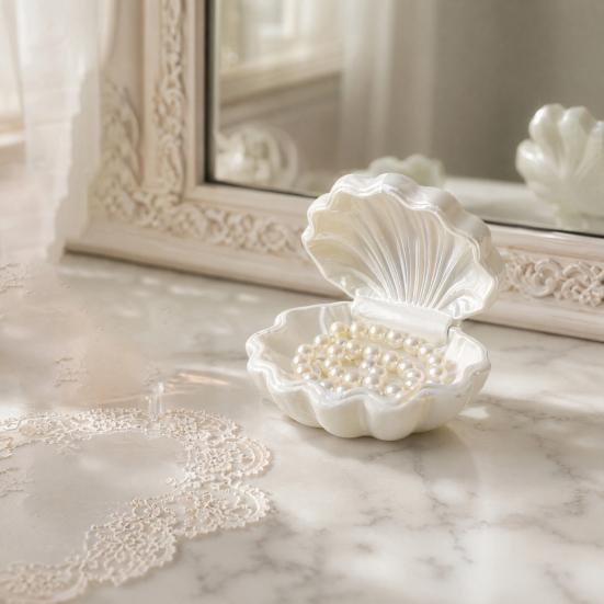 3D Printed Pearl Shell Jewelry Box with Dust-Proof Flip-Top Cover Durable Anti-Fall Design Compact Organizer for Rings Earrings Necklaces White Pink