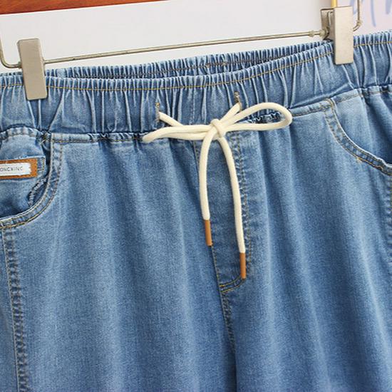 Korean Style Stretchy Plus Size Denim Capris for Women - Elastic Waist and Casual Fit