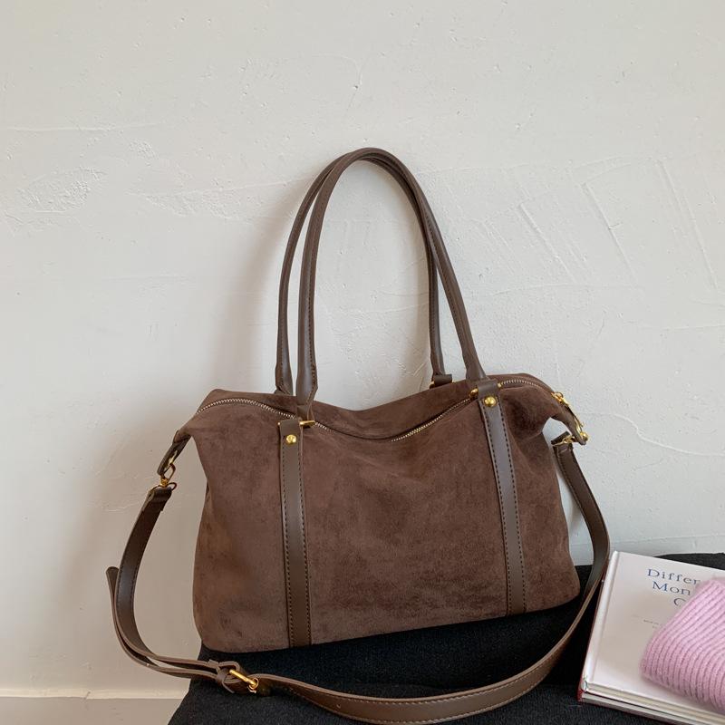 Suede Bag Women's Autumn and Winter 2025 New Niche Design Messenger Bag Popular Matte Retro Portable Tote Bag